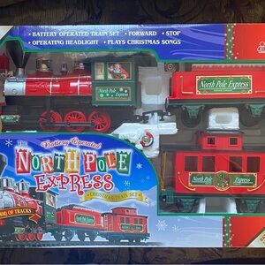 Beautiful Battery Operated Northpole Express Train Christmas Decoration Set!